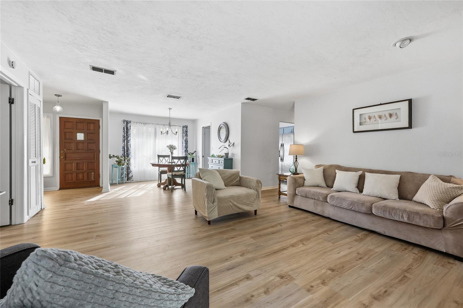 Image 4 of 26 For 6526 33rd Terrace