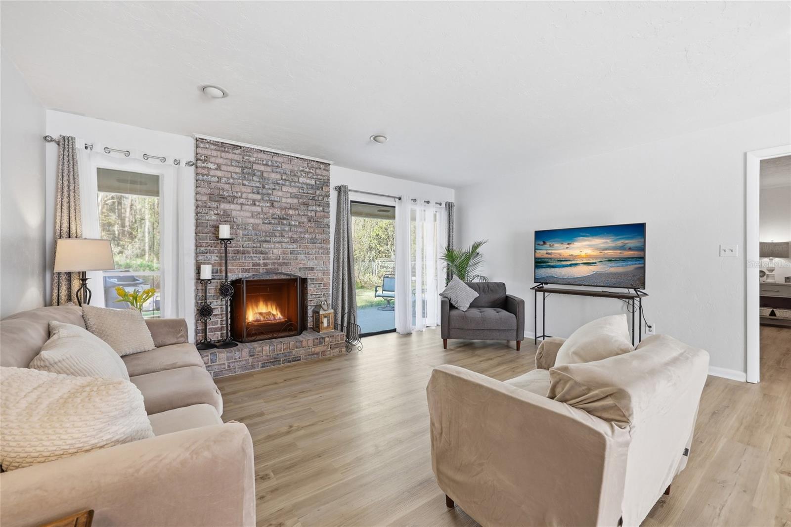 Image 7 of 26 For 6526 33rd Terrace