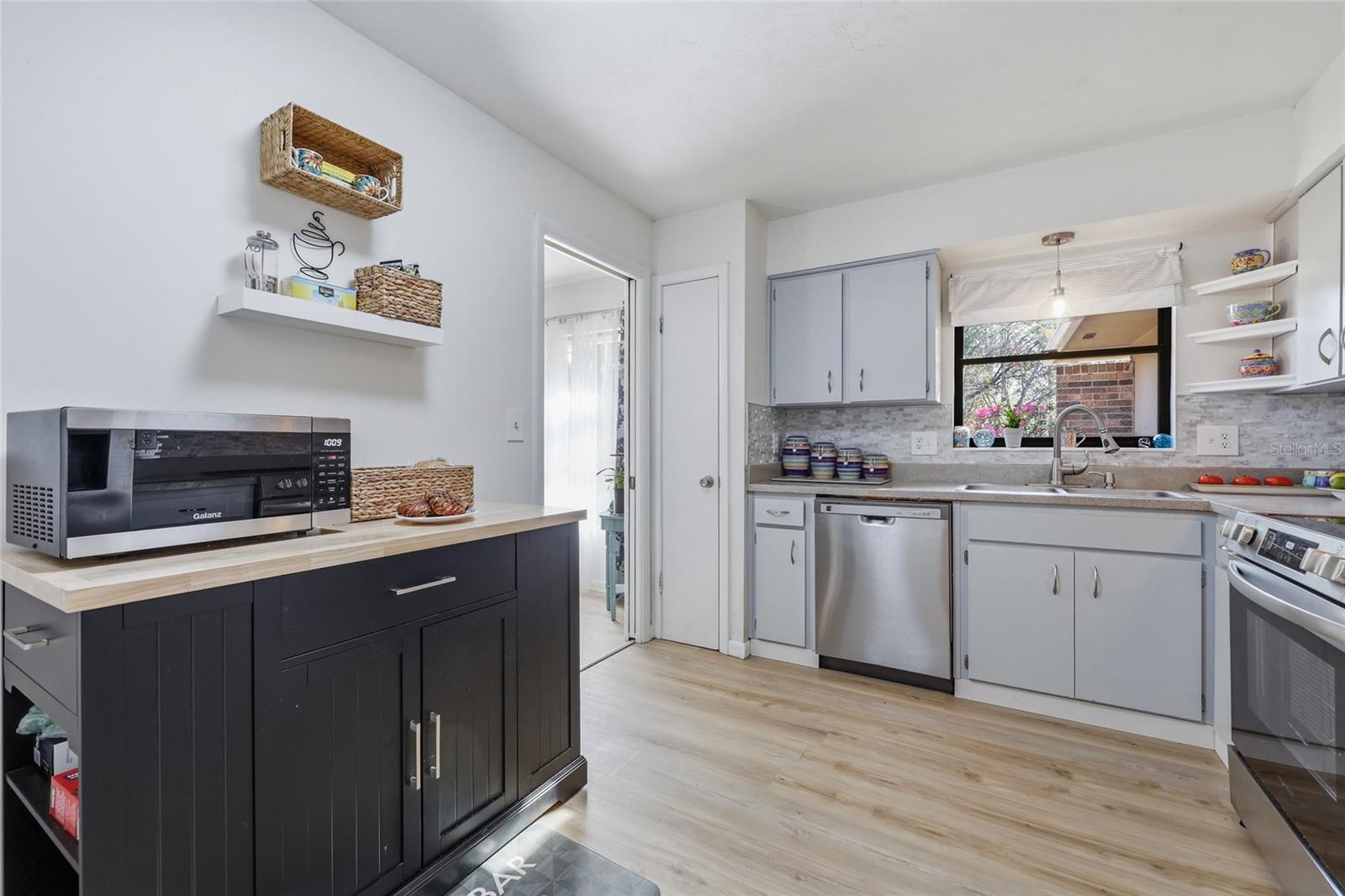 Image 9 of 26 For 6526 33rd Terrace