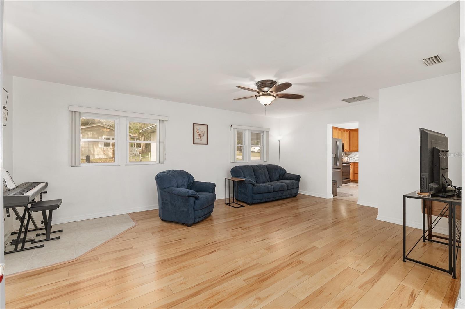 Image 9 of 48 For 14404 145th Terrace