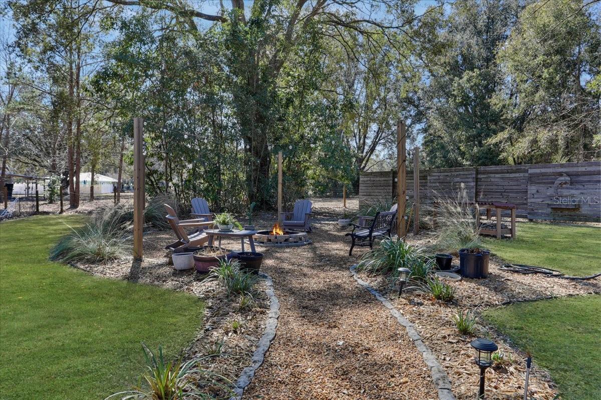 Image 10 of 39 For 422 Magnolia Lane