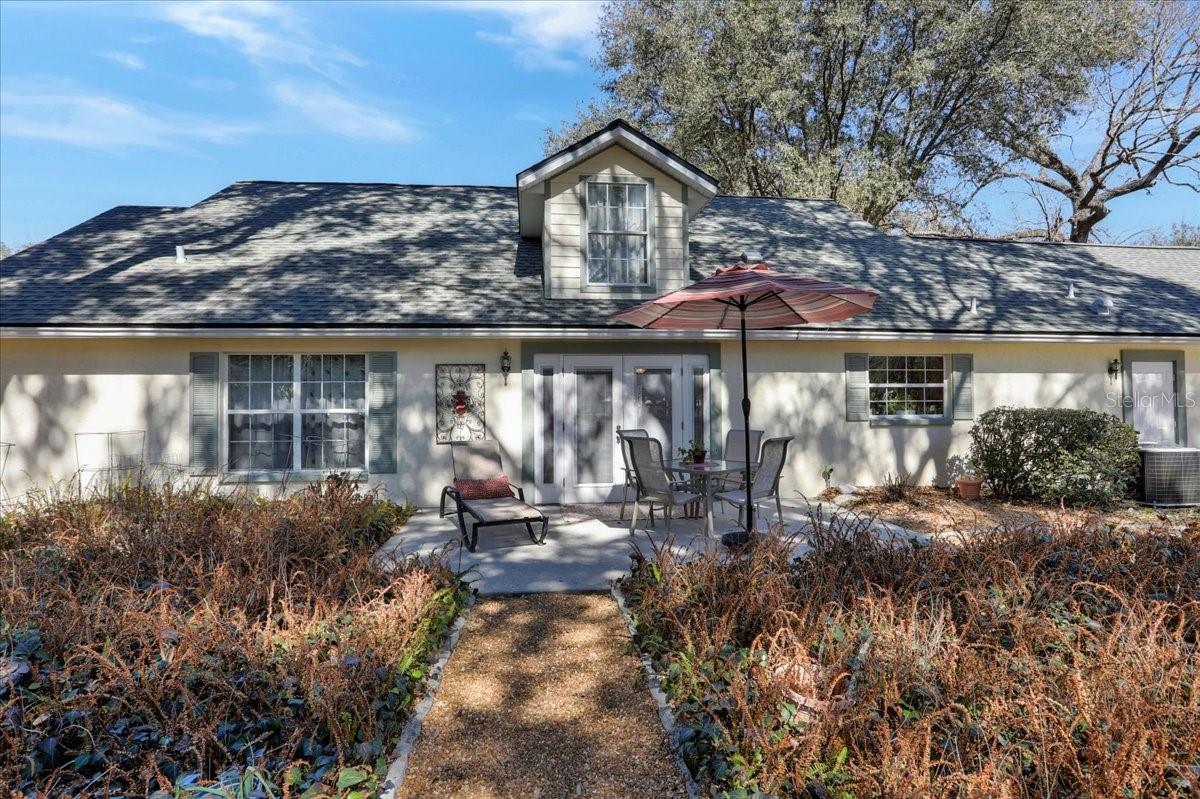 Image 11 of 39 For 422 Magnolia Lane