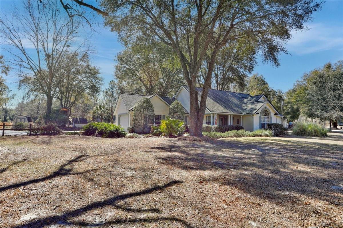 Image 12 of 39 For 422 Magnolia Lane