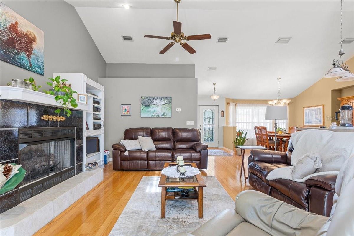 Image 20 of 39 For 422 Magnolia Lane