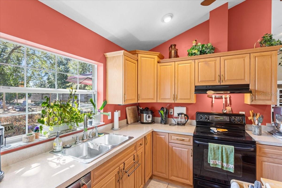 Image 24 of 39 For 422 Magnolia Lane