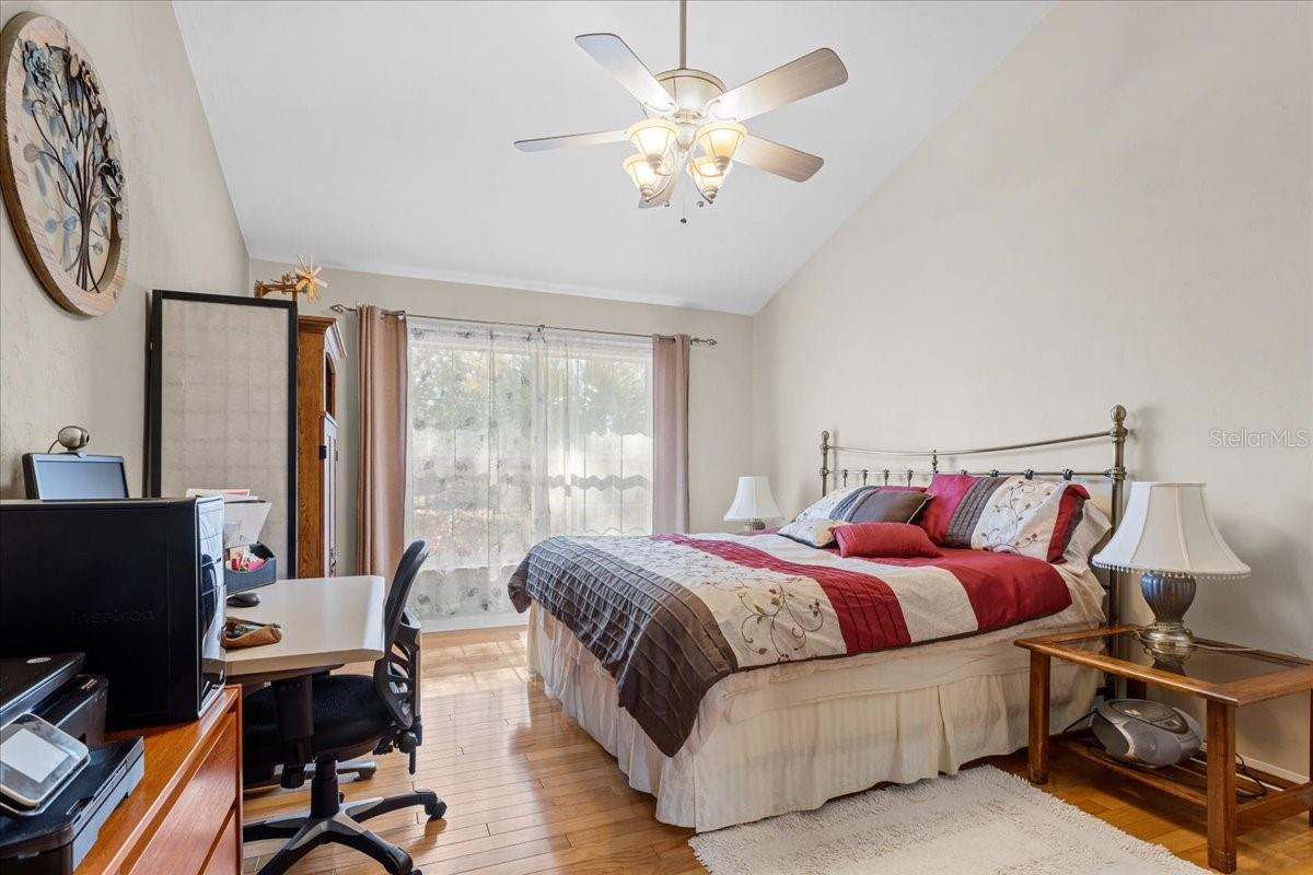 Image 28 of 39 For 422 Magnolia Lane