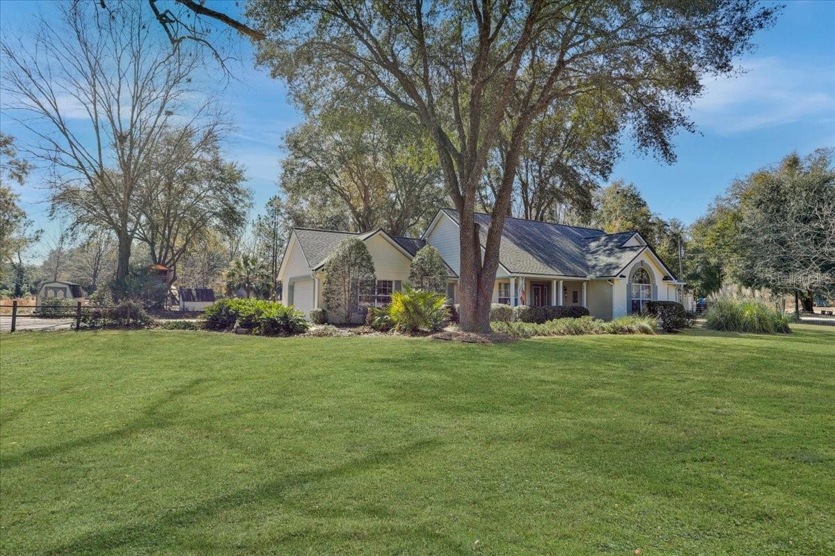 Image 3 of 39 For 422 Magnolia Lane