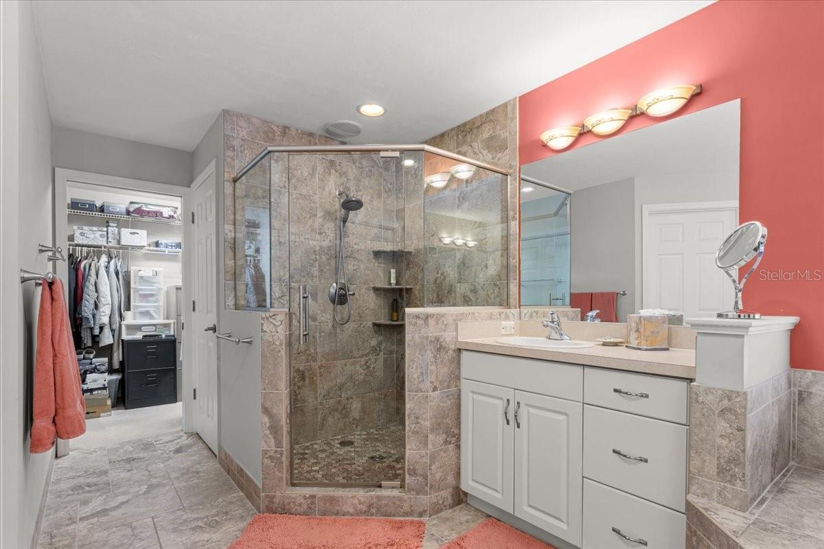 Image 32 of 39 For 422 Magnolia Lane