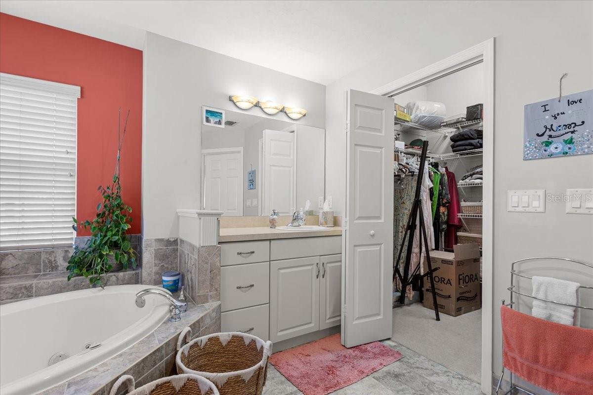 Image 33 of 39 For 422 Magnolia Lane