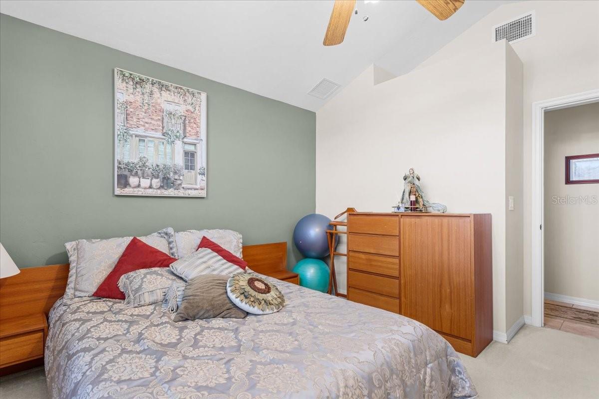 Image 35 of 39 For 422 Magnolia Lane