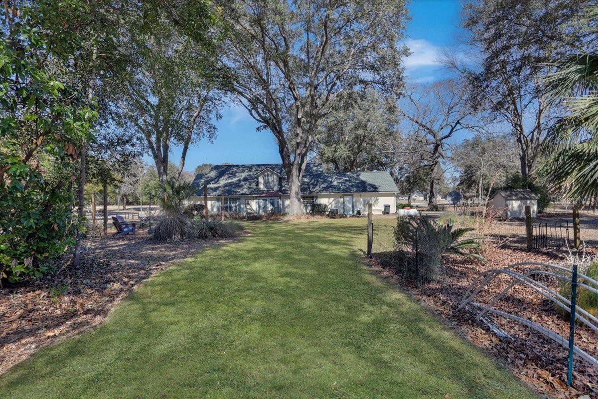 Image 8 of 39 For 422 Magnolia Lane