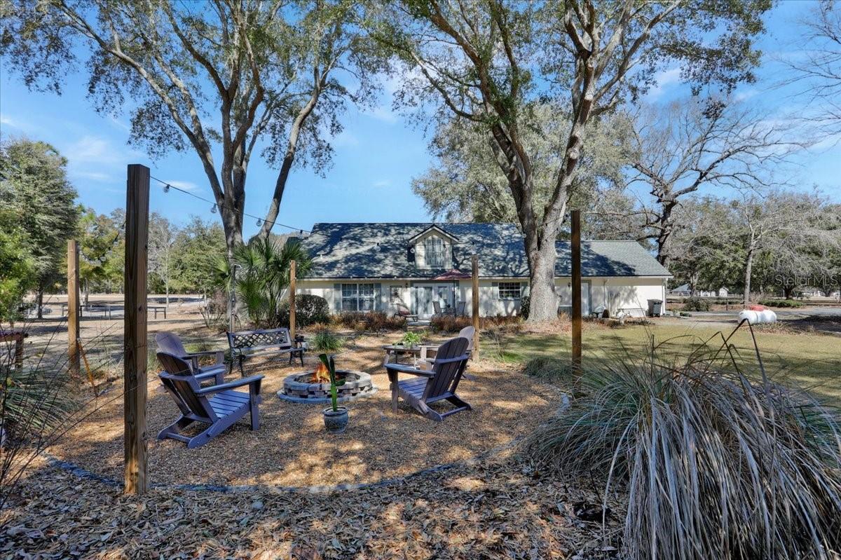 Image 9 of 39 For 422 Magnolia Lane