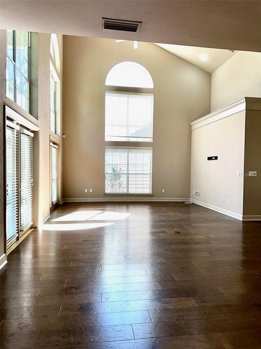 Image 12 of 26 For 10947 Palmetto Boulevard