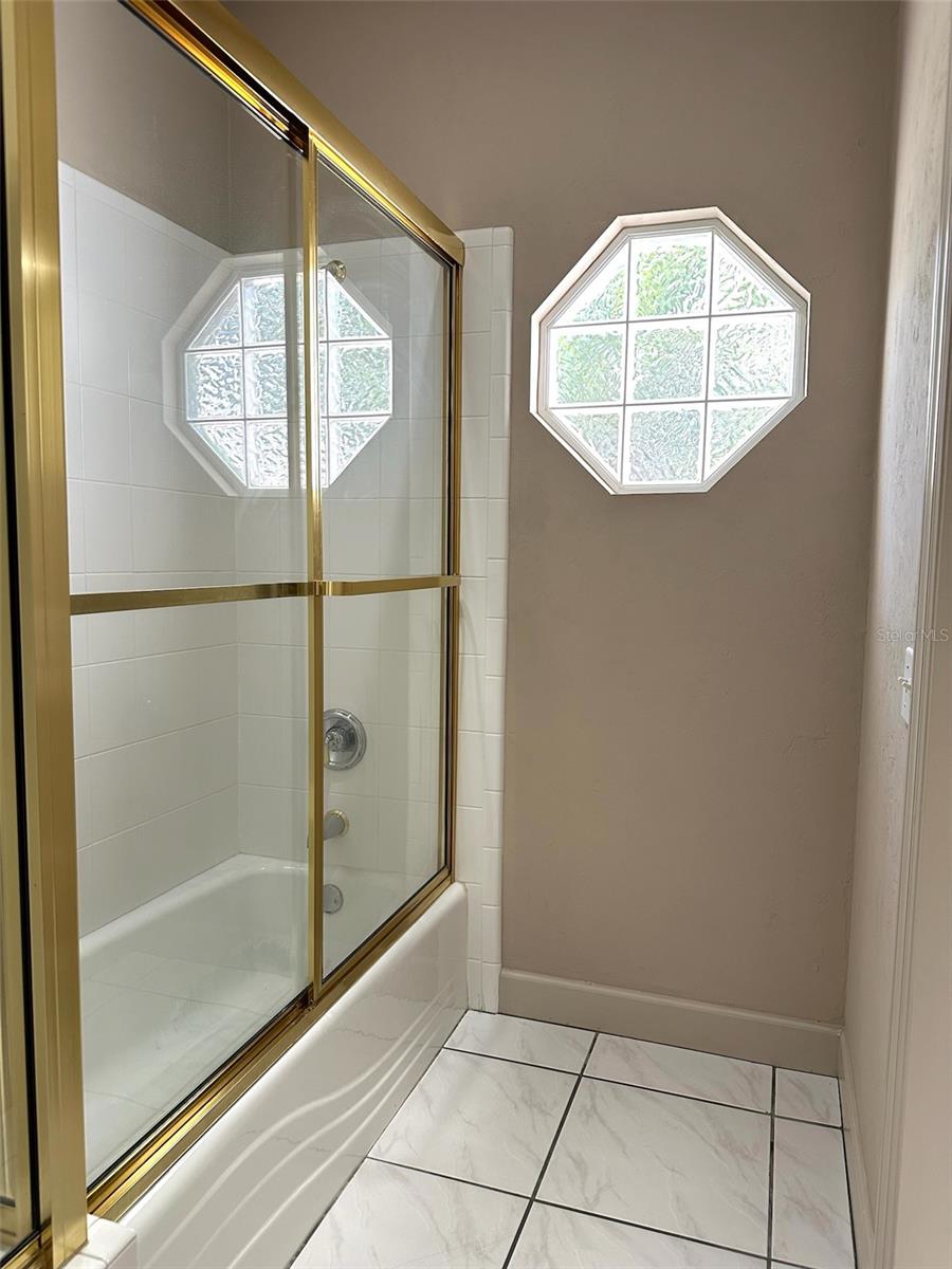 Image 17 of 26 For 10947 Palmetto Boulevard