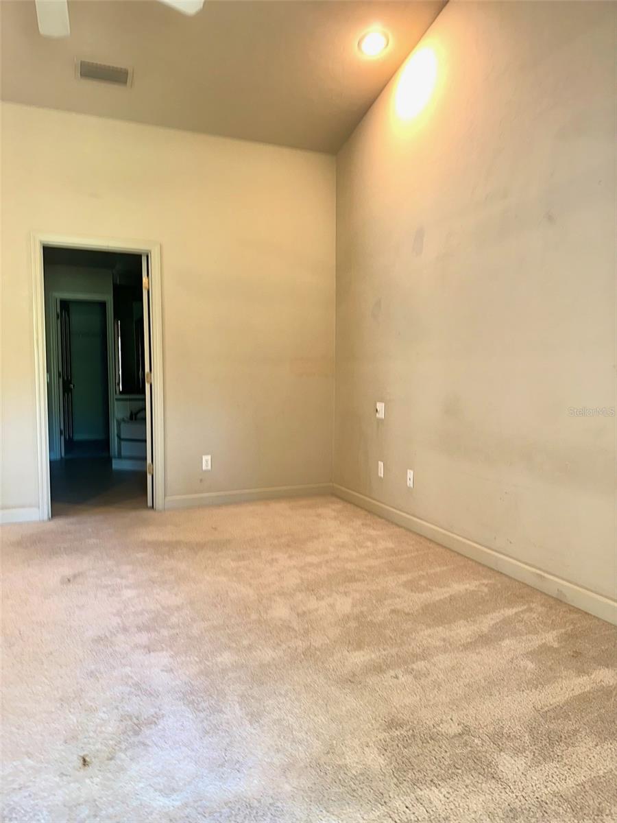 Image 18 of 26 For 10947 Palmetto Boulevard