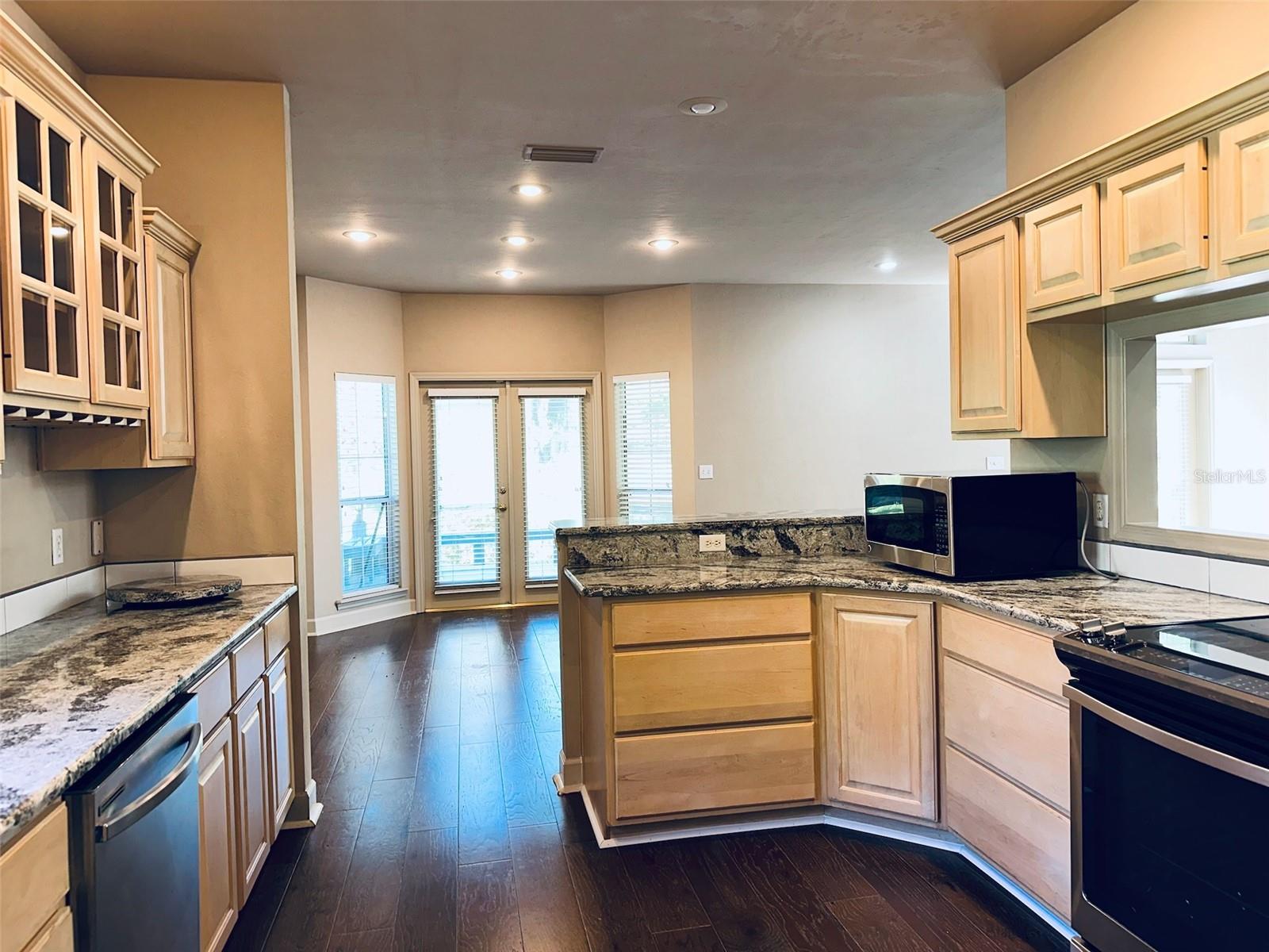 Image 5 of 26 For 10947 Palmetto Boulevard