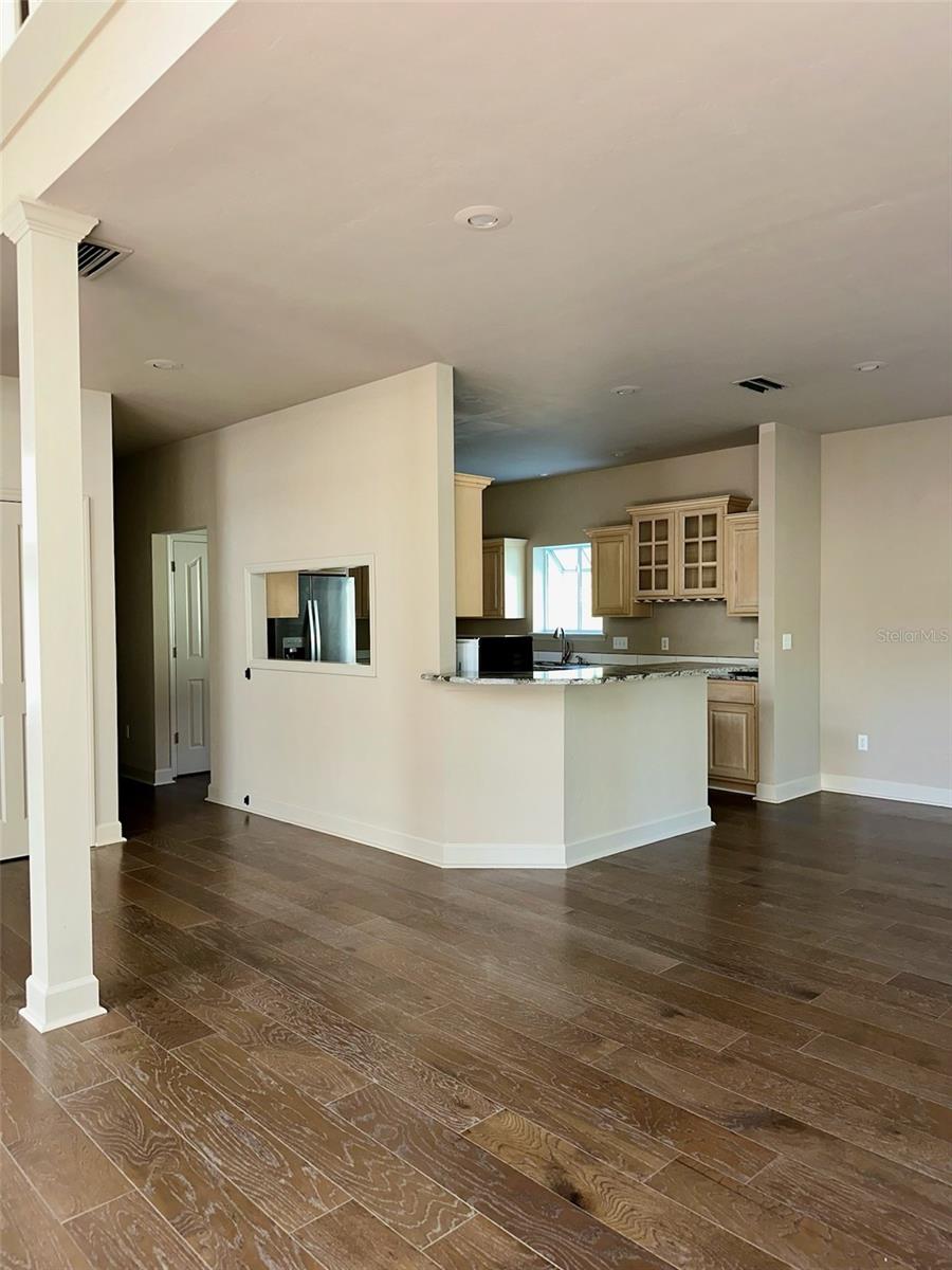 Image 8 of 26 For 10947 Palmetto Boulevard