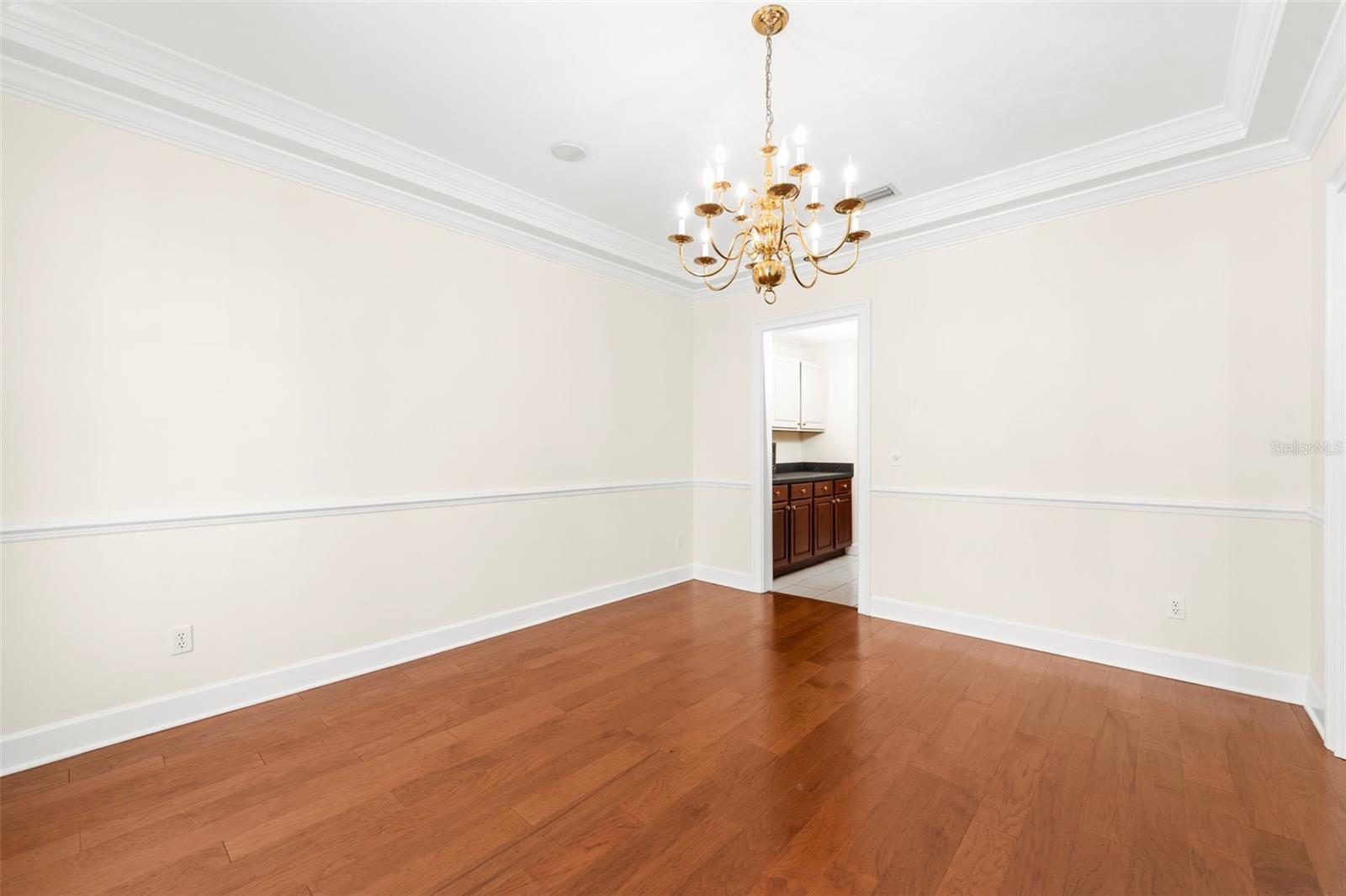 Image 7 of 62 For 3201 58th Boulevard