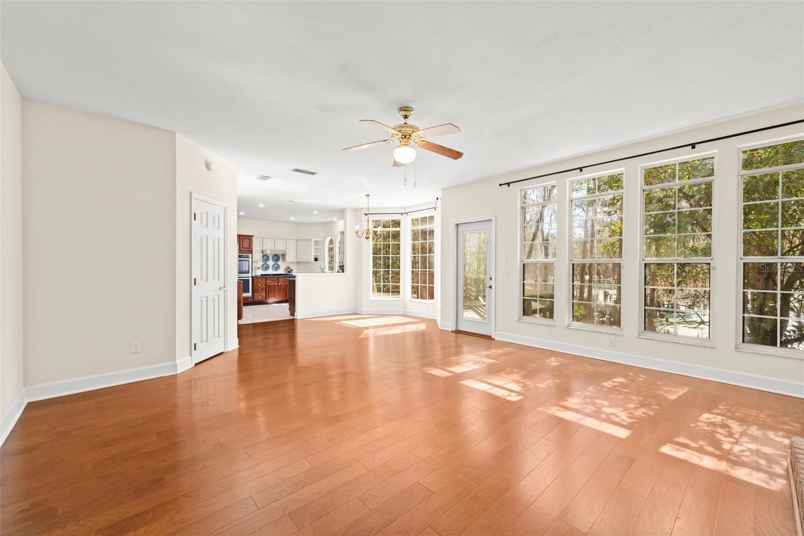 Image 8 of 62 For 3201 58th Boulevard