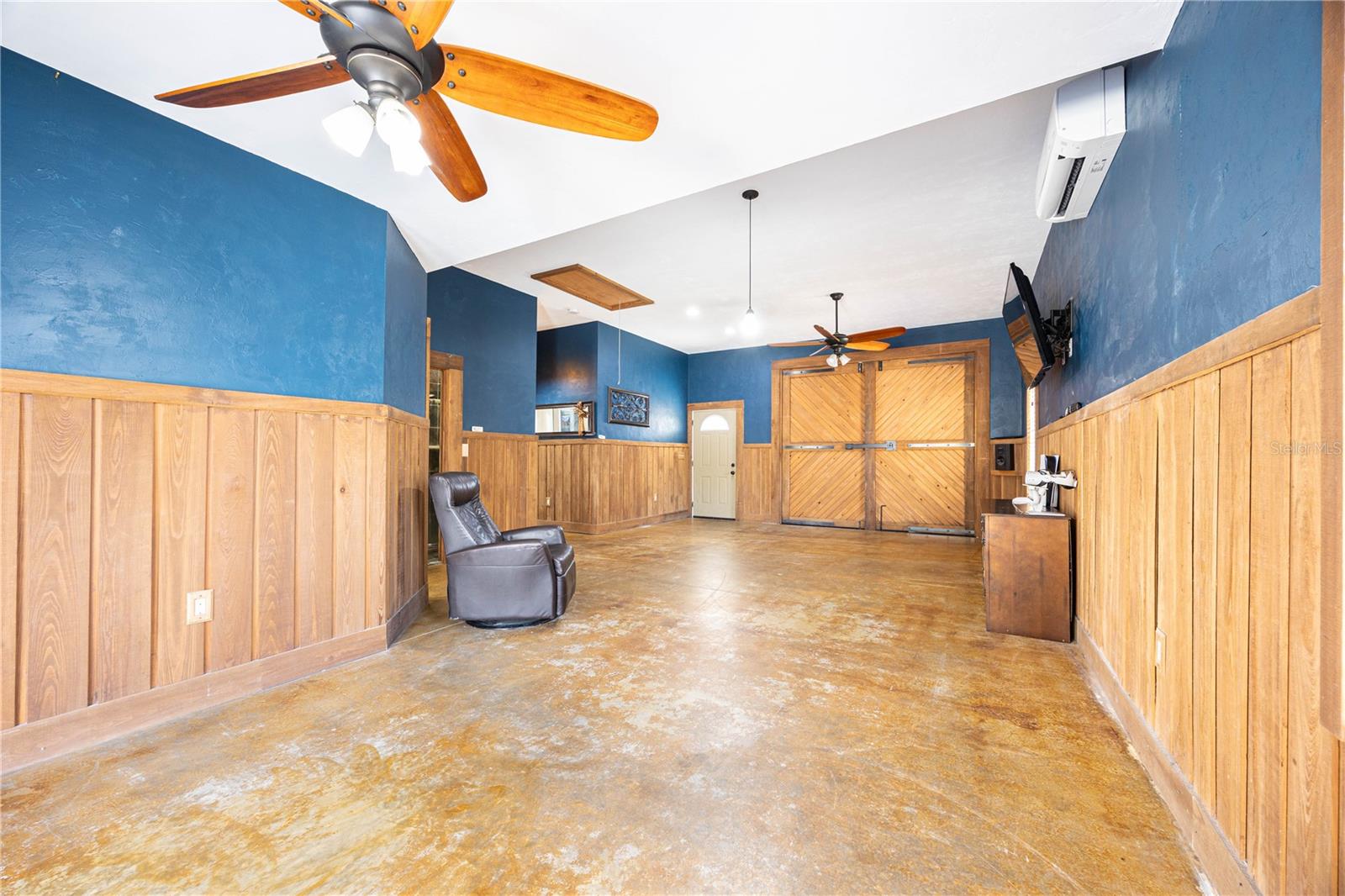 Image 32 of 66 For 2440 52nd Place