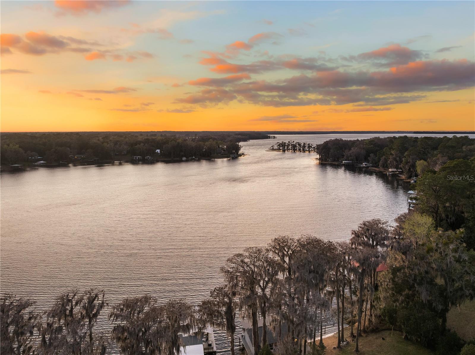 Image 2 of 78 For 715 Seminole Ridge Road 1