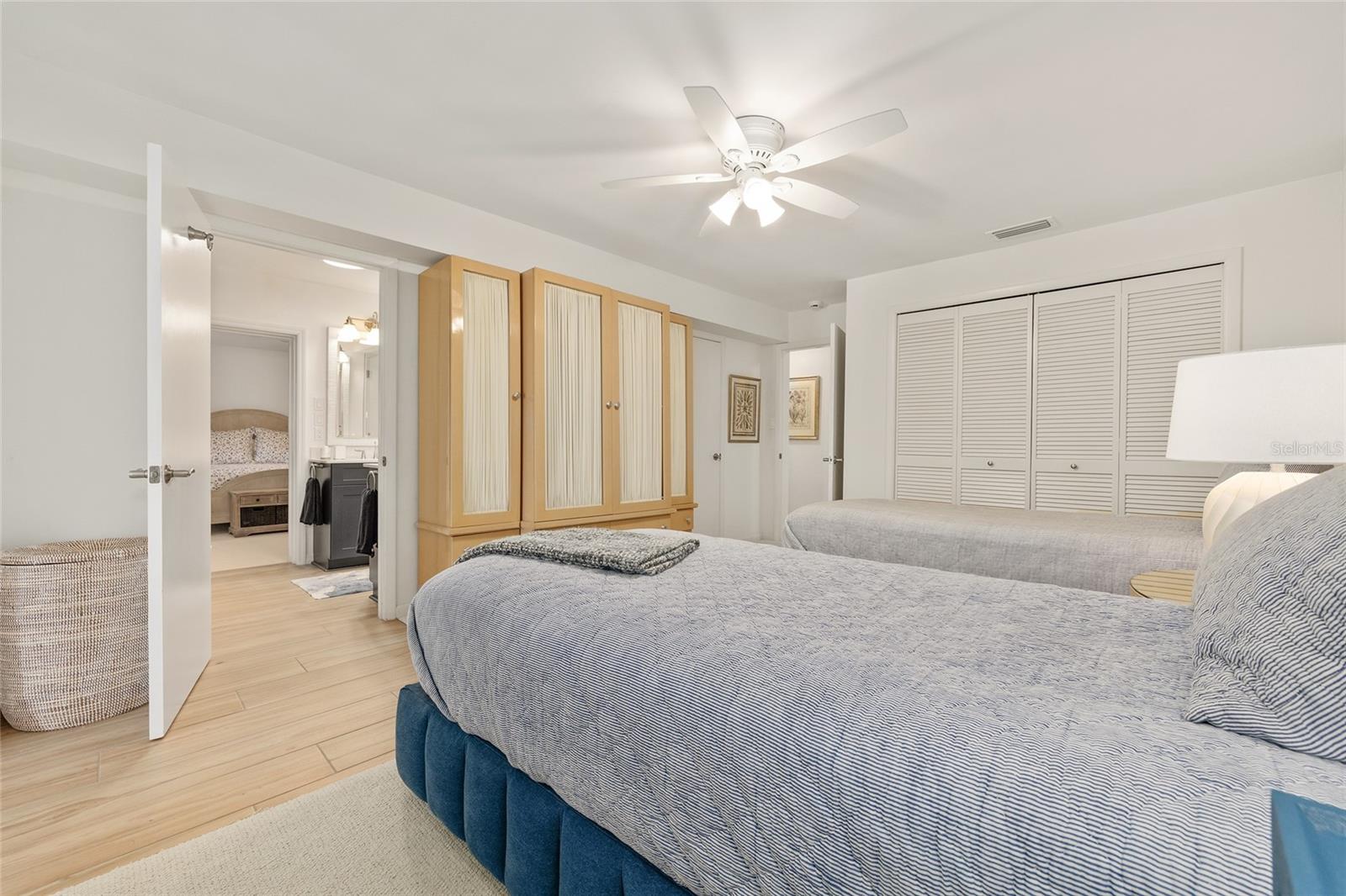 Image 21 of 78 For 715 Seminole Ridge Road 1