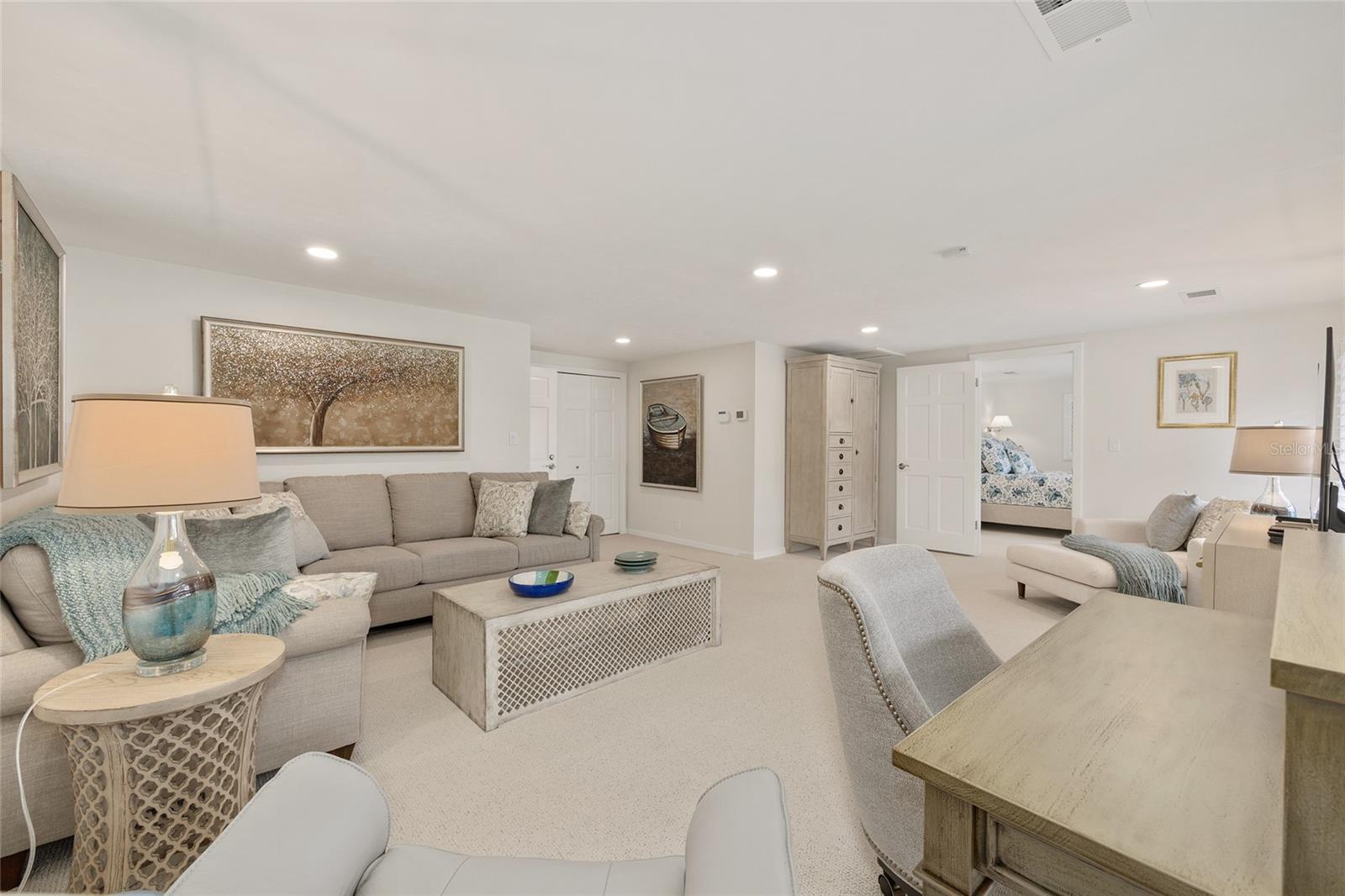 Image 28 of 78 For 715 Seminole Ridge Road 1