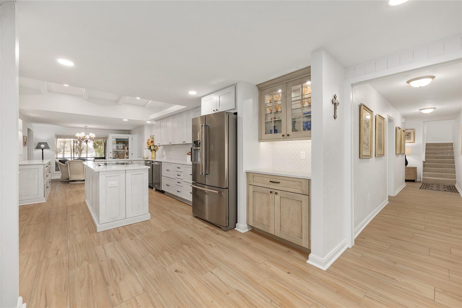 Image 5 of 78 For 715 Seminole Ridge Road 1