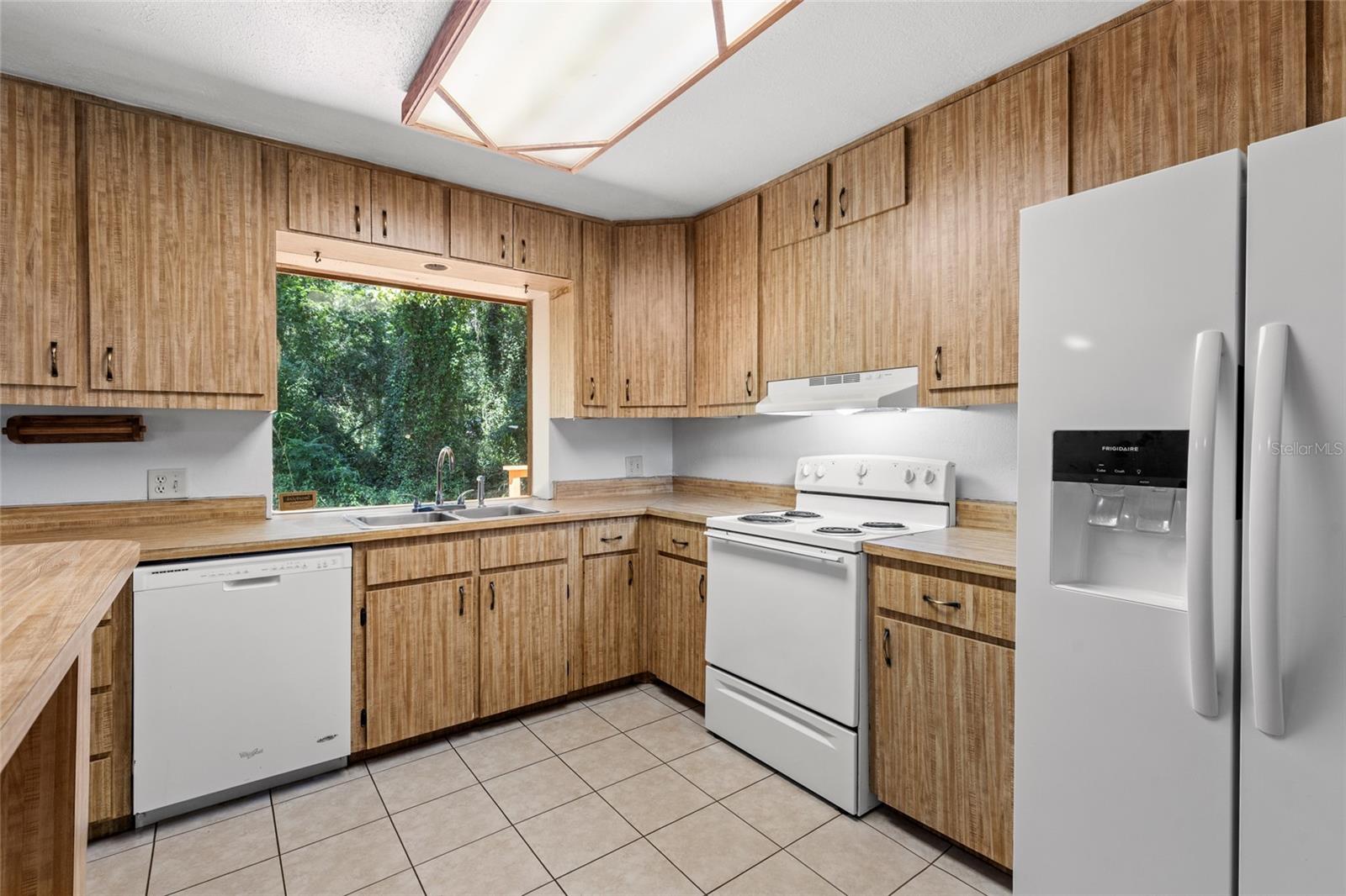 Image 12 of 26 For 2256 9th Place