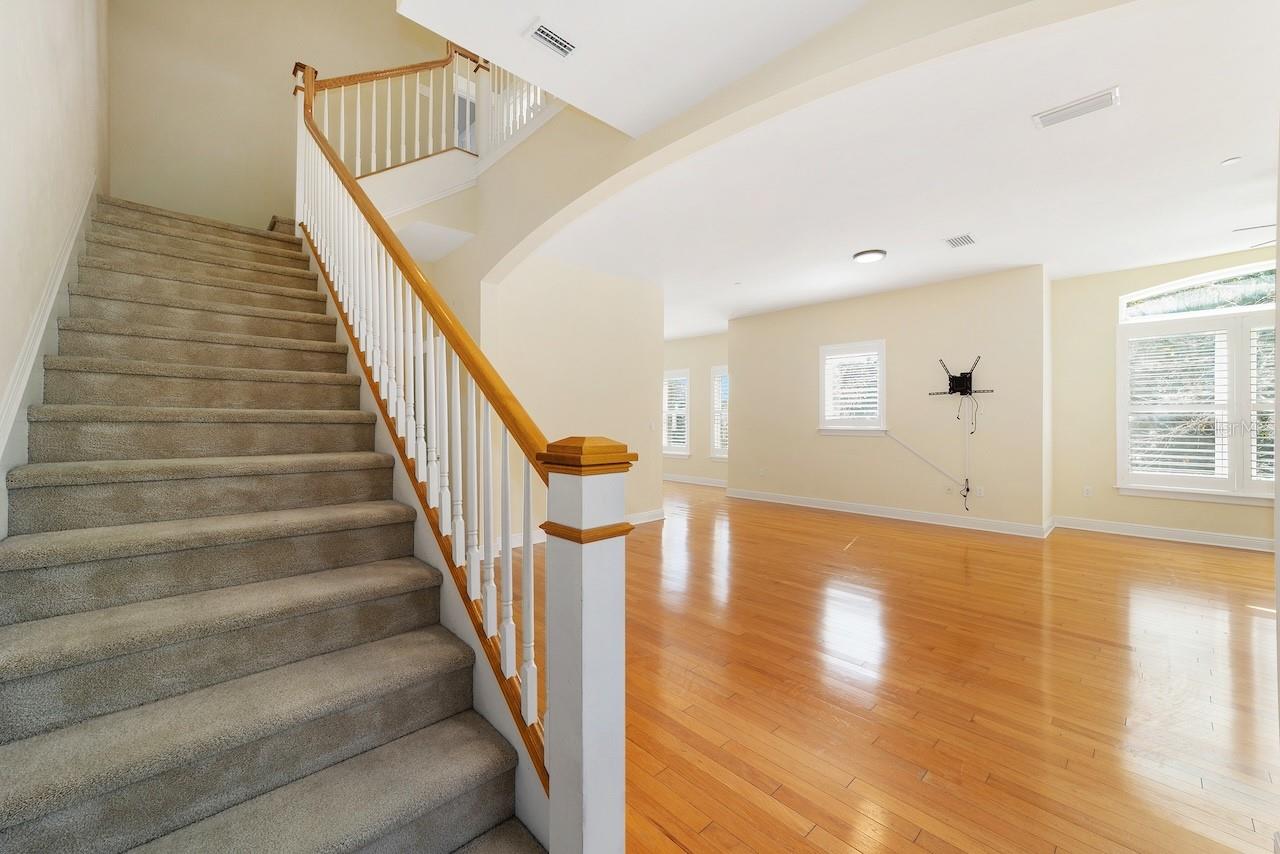 Image 6 of 40 For 107 4th Street