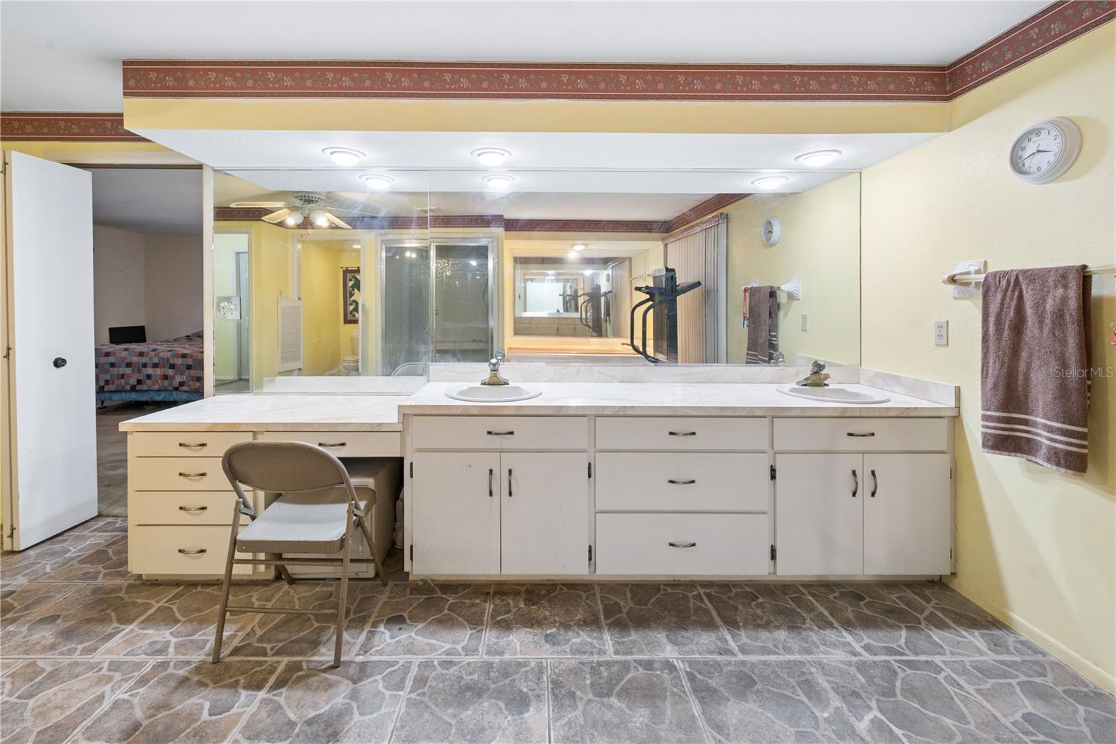 Image 31 of 47 For 15851 15th Street