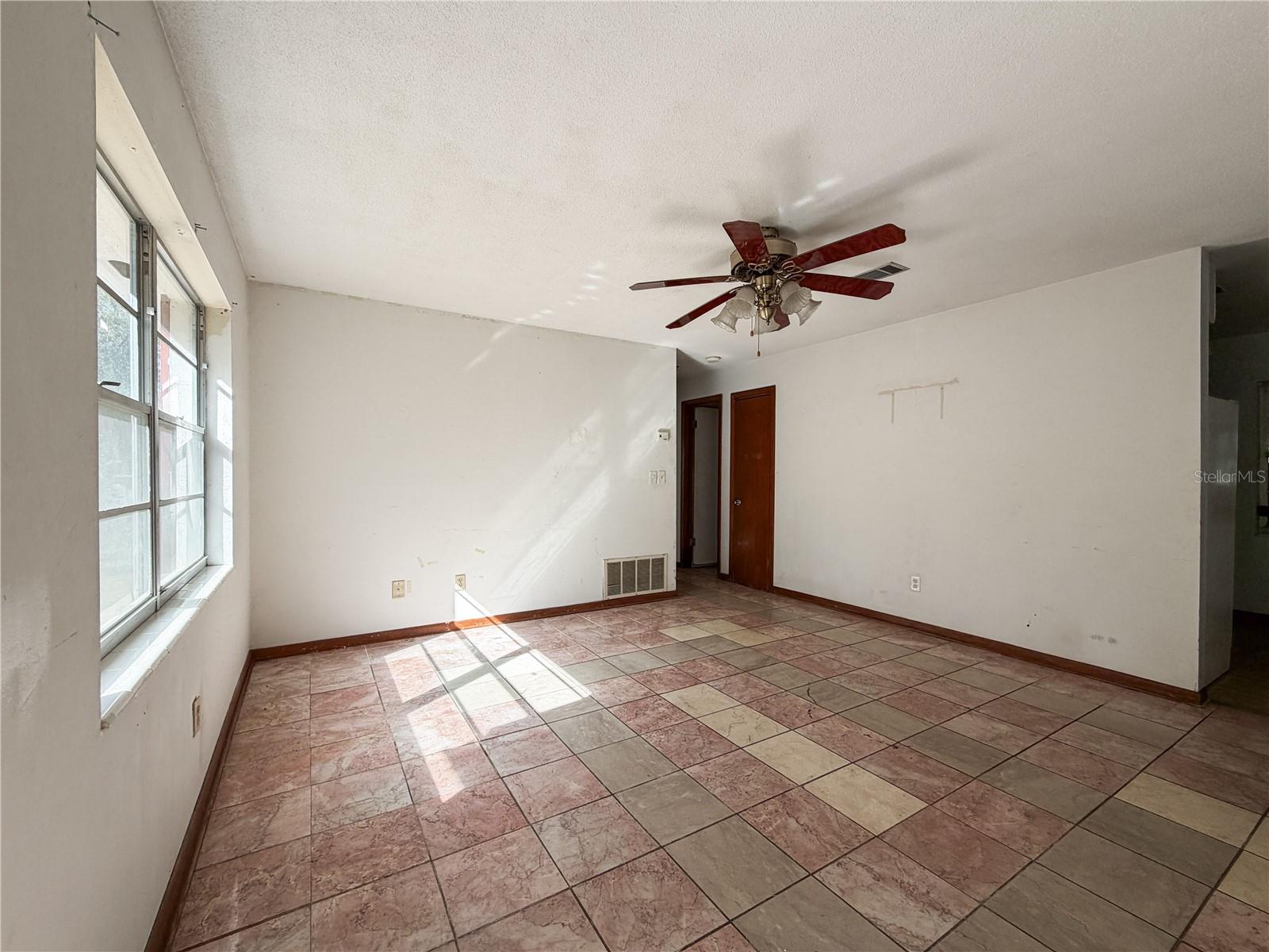 Image 15 of 33 For 1948 31st Place