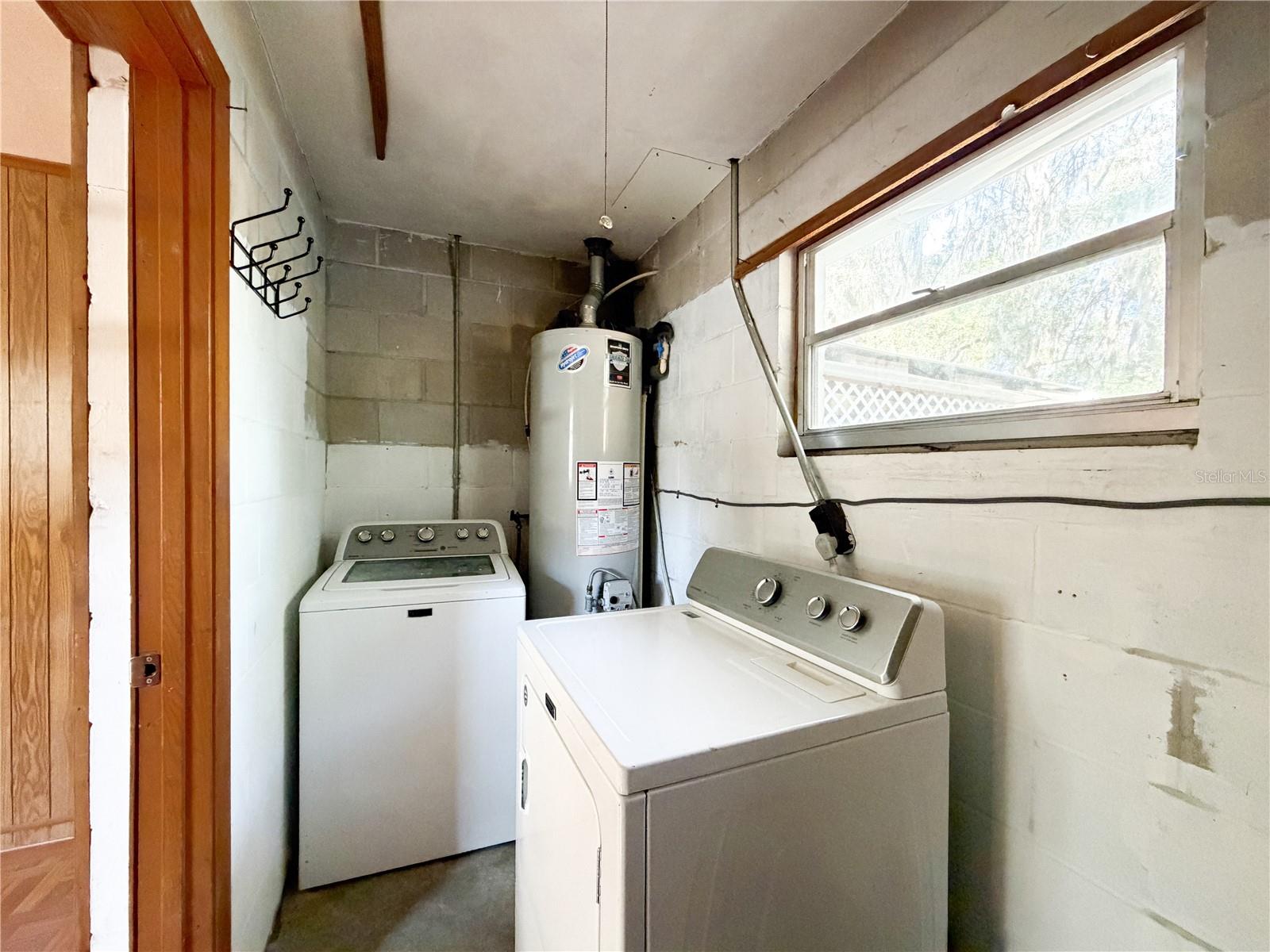 Image 23 of 33 For 1948 31st Place