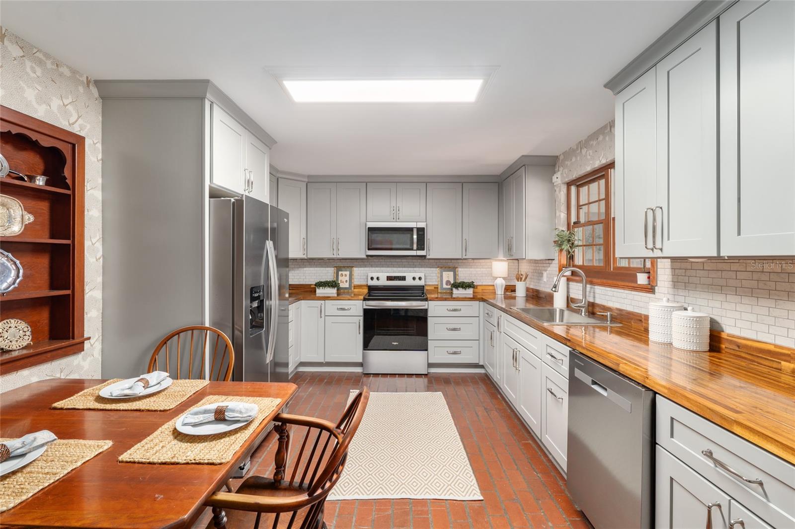 Image 25 of 89 For 1801 30th Terrace