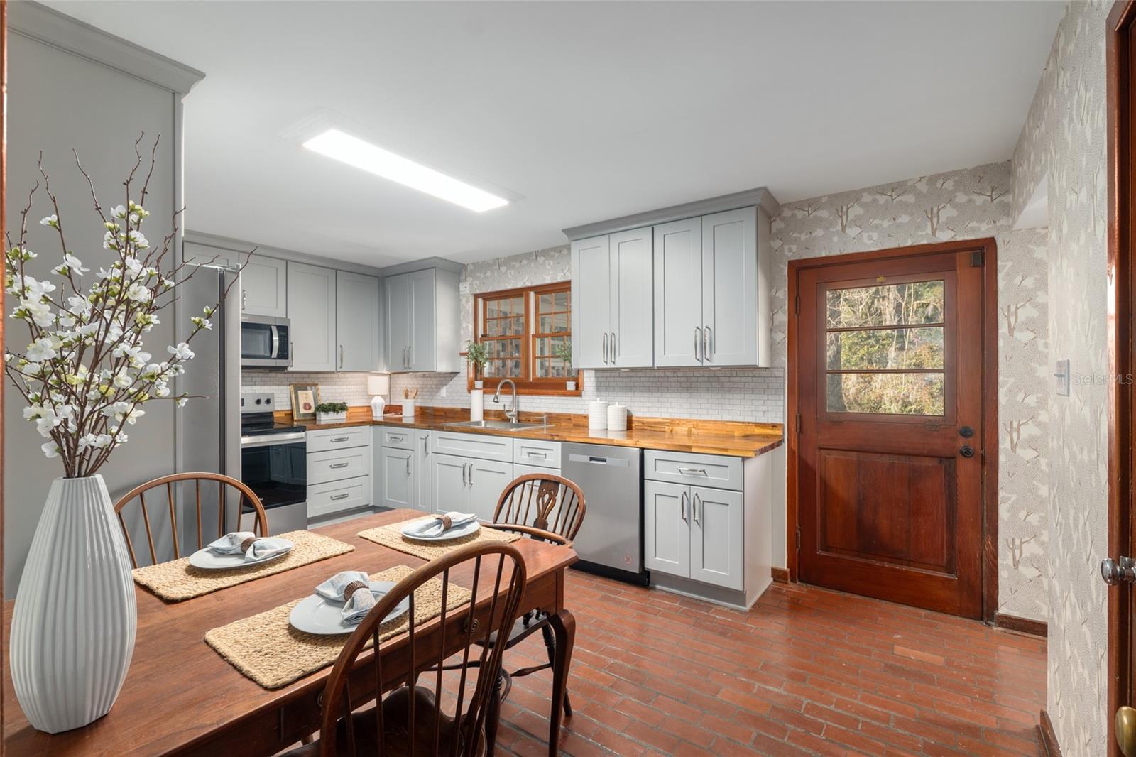 Image 26 of 89 For 1801 30th Terrace