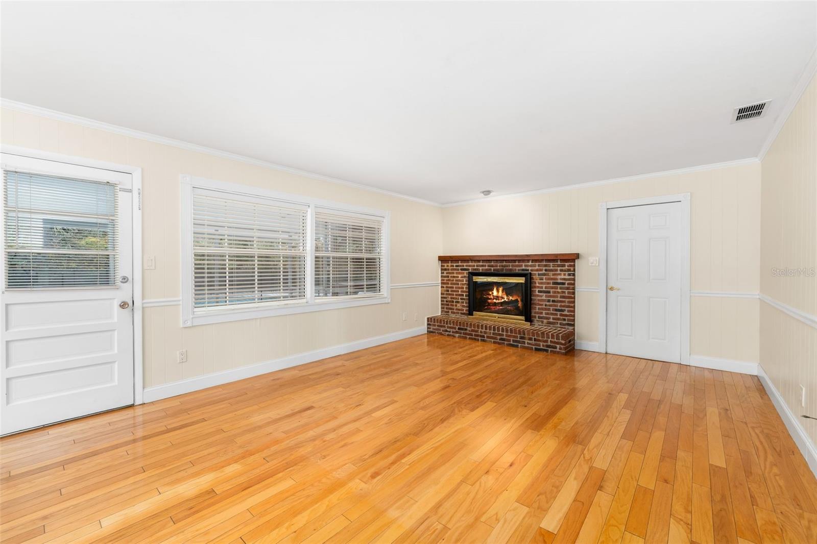 Image 5 of 39 For 1411 47th Terrace