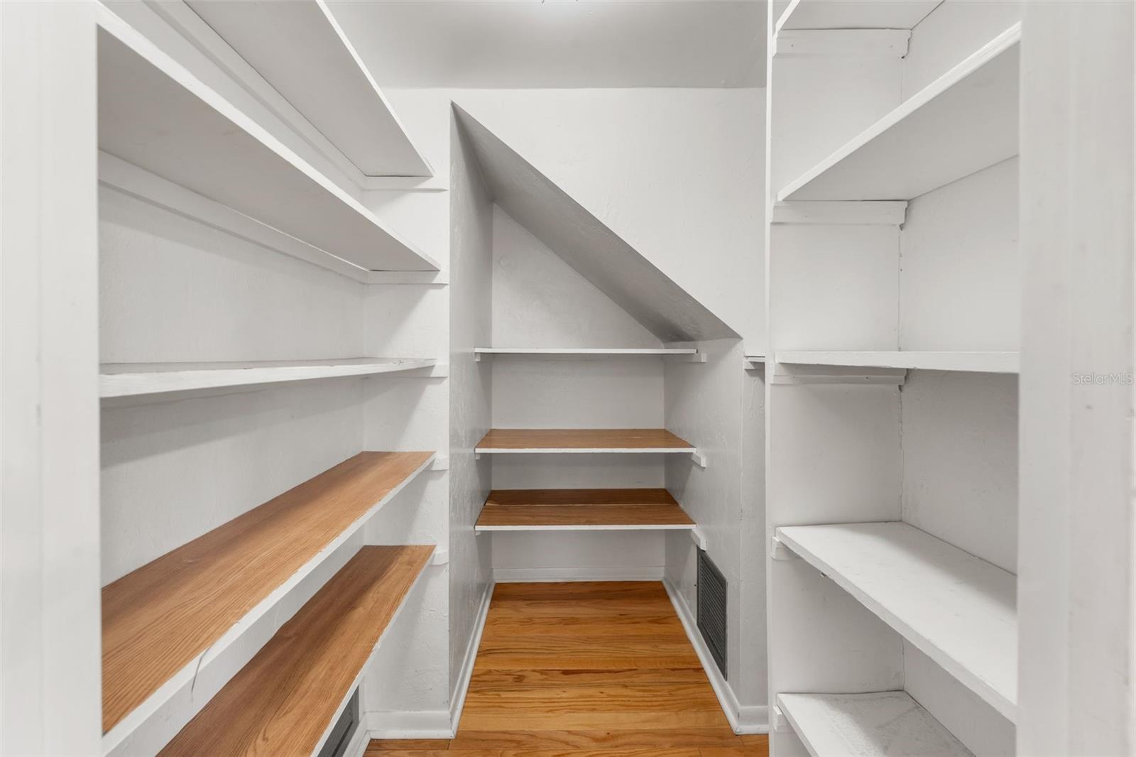 Image 8 of 39 For 1411 47th Terrace