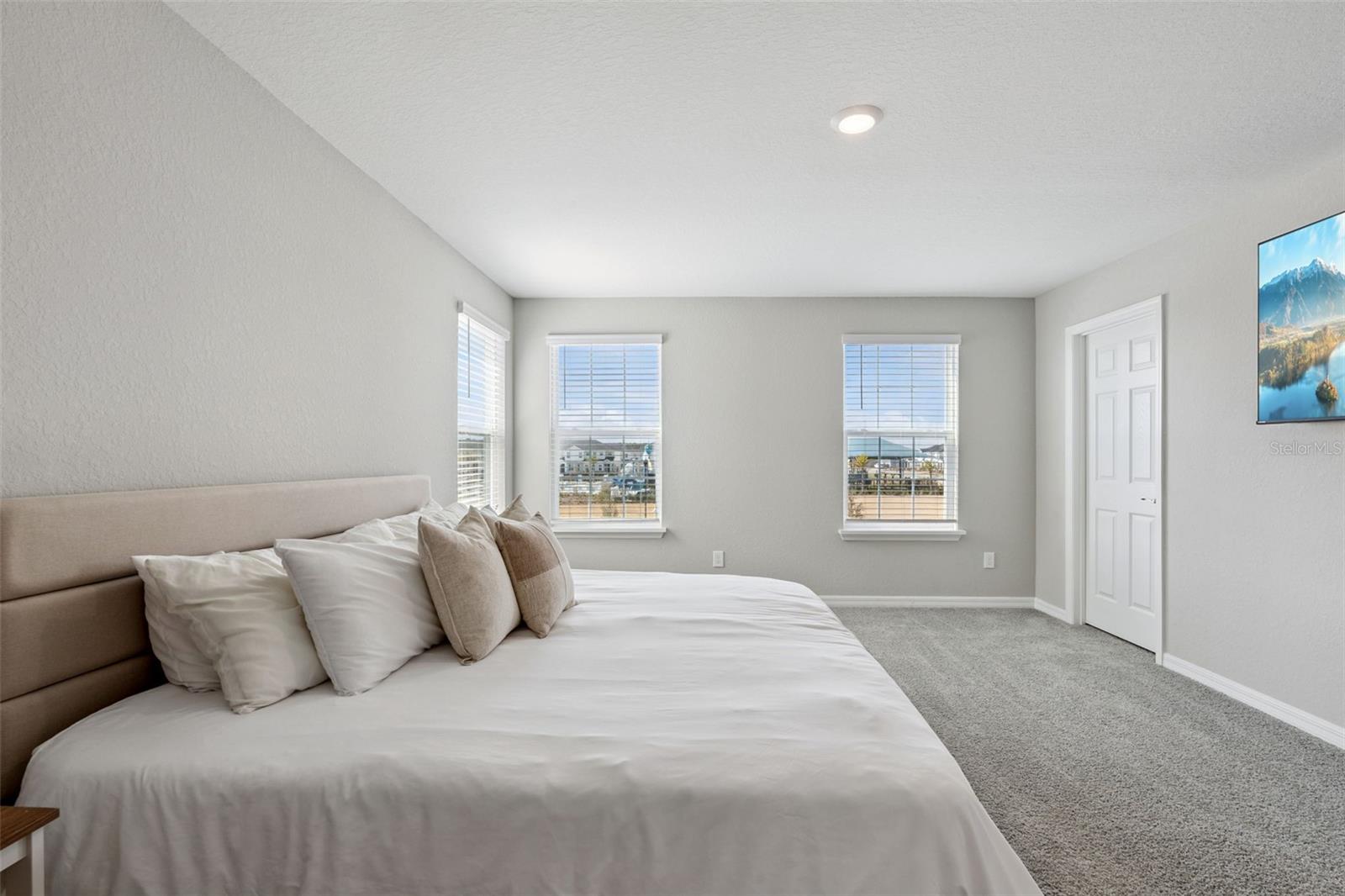 Image 22 of 47 For 469 Silverbell Trail