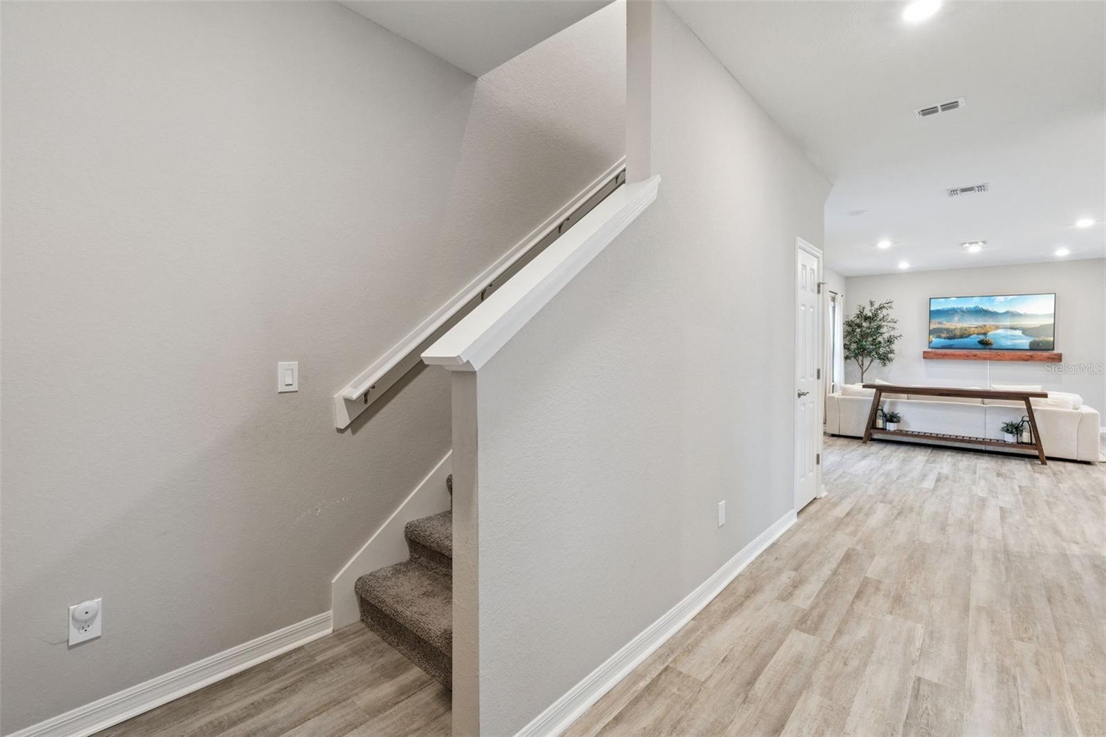 Image 3 of 47 For 469 Silverbell Trail