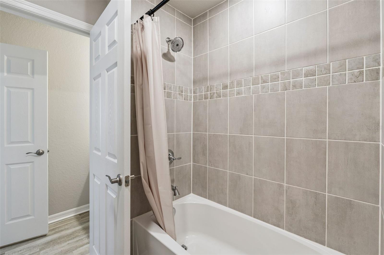 Image 32 of 47 For 469 Silverbell Trail