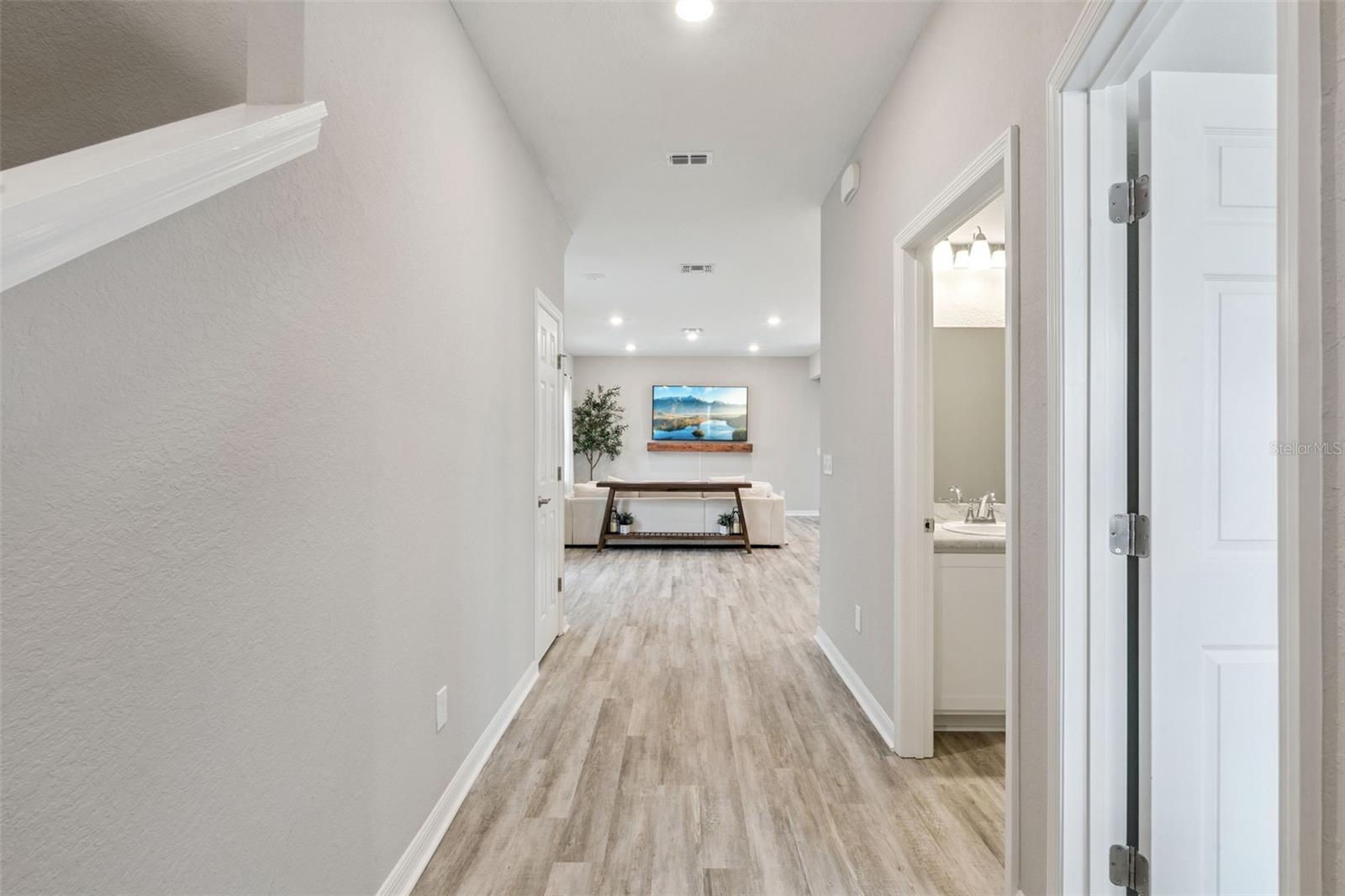 Image 4 of 47 For 469 Silverbell Trail