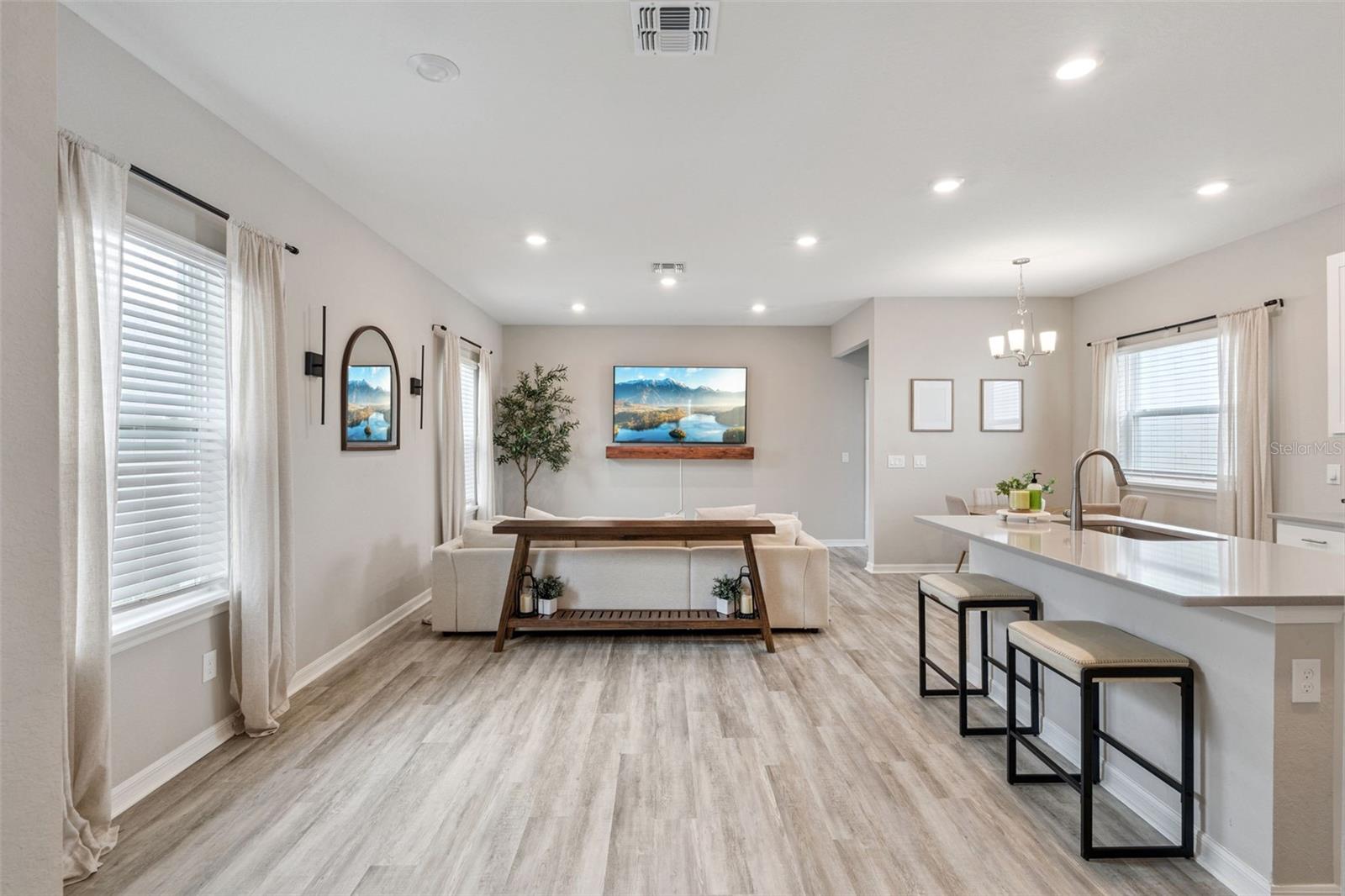 Image 5 of 47 For 469 Silverbell Trail