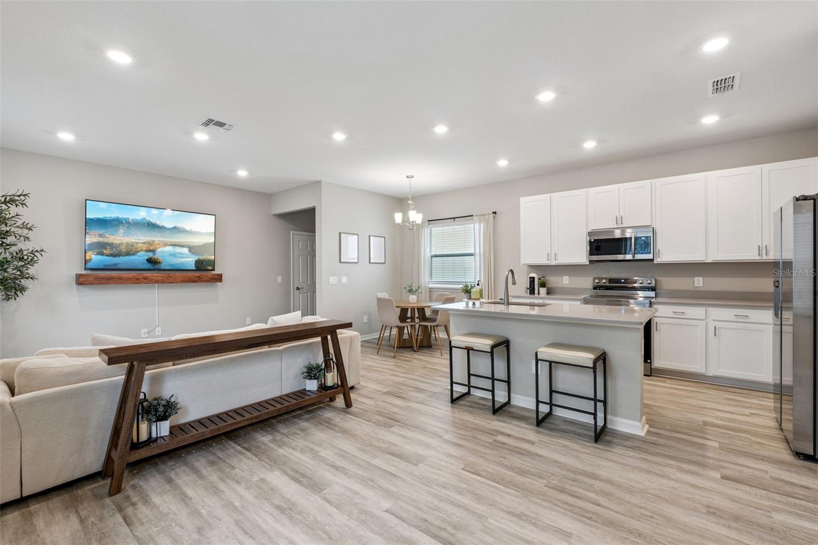 Image 6 of 47 For 469 Silverbell Trail