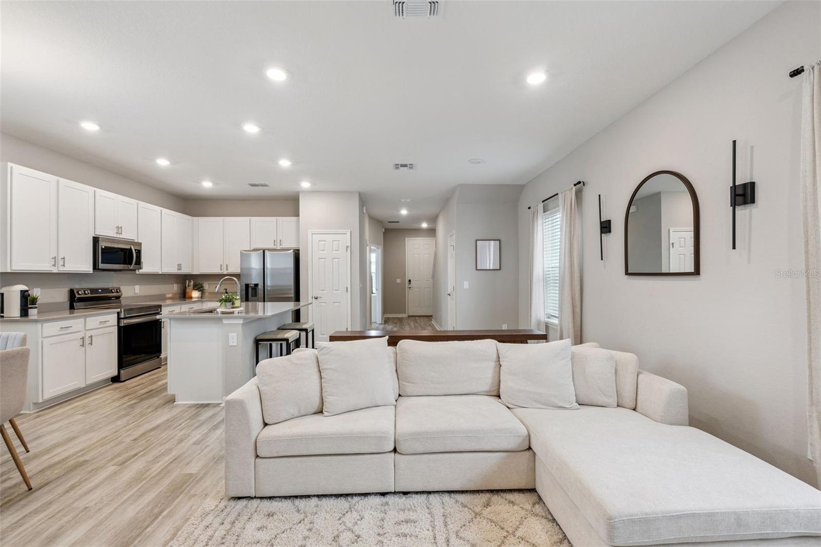 Image 8 of 47 For 469 Silverbell Trail