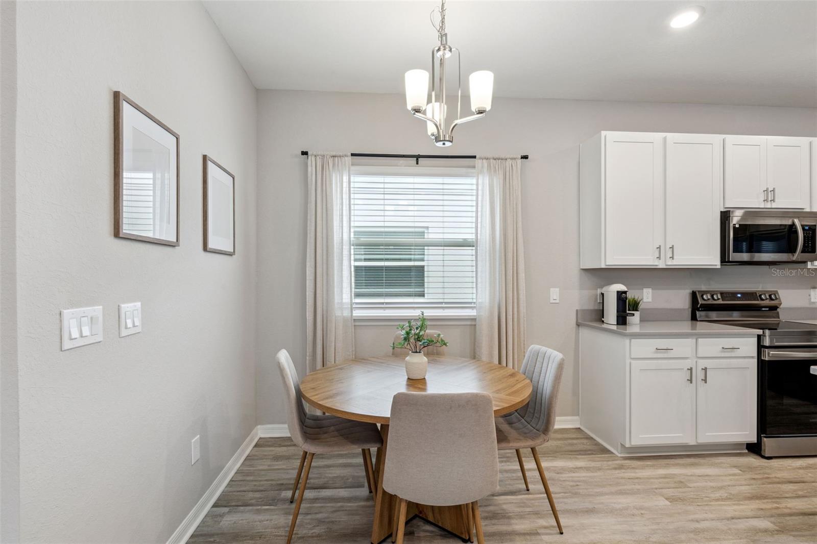 Image 9 of 47 For 469 Silverbell Trail