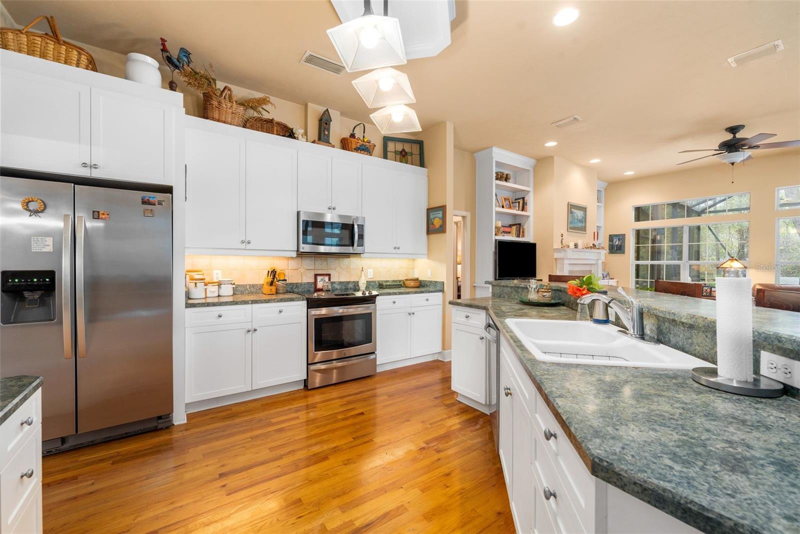 Image 11 of 34 For 9440 35th Lane