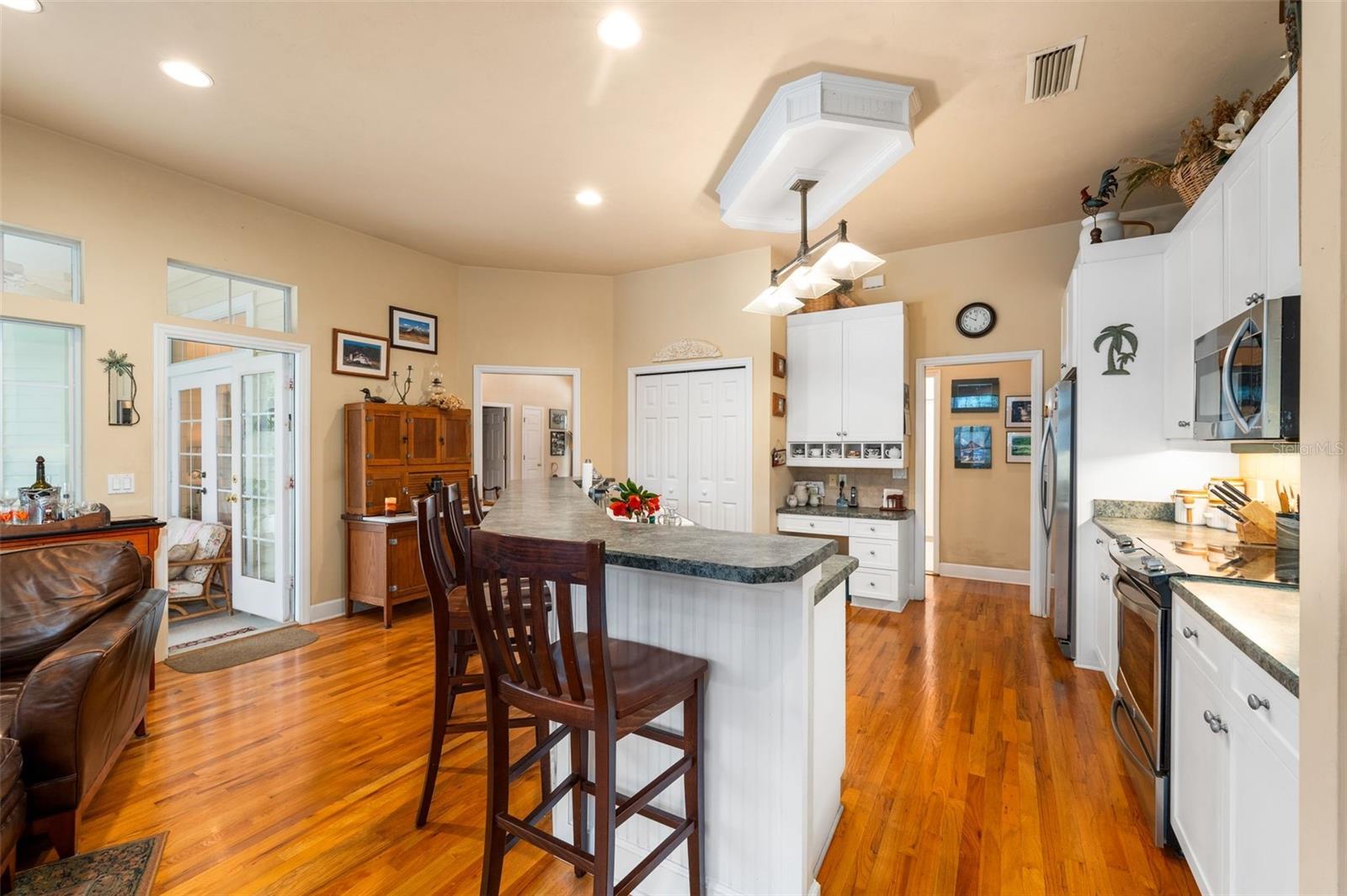 Image 12 of 34 For 9440 35th Lane