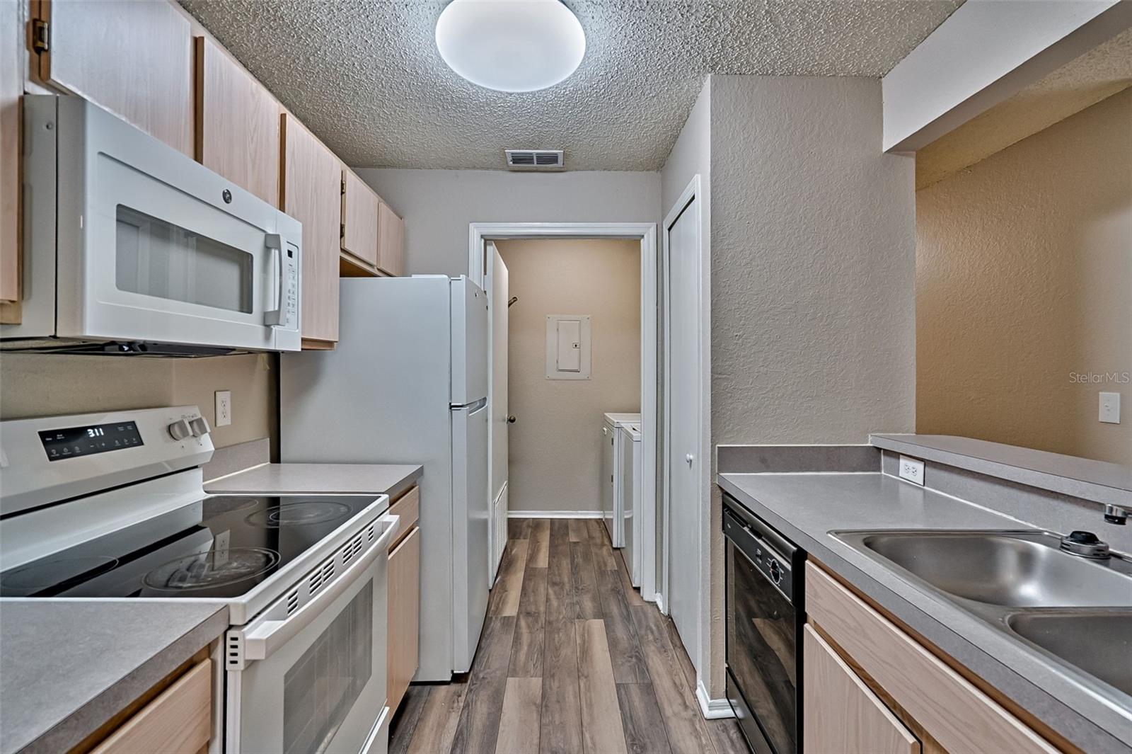 Image 15 of 39 For 3705 27th Street 926