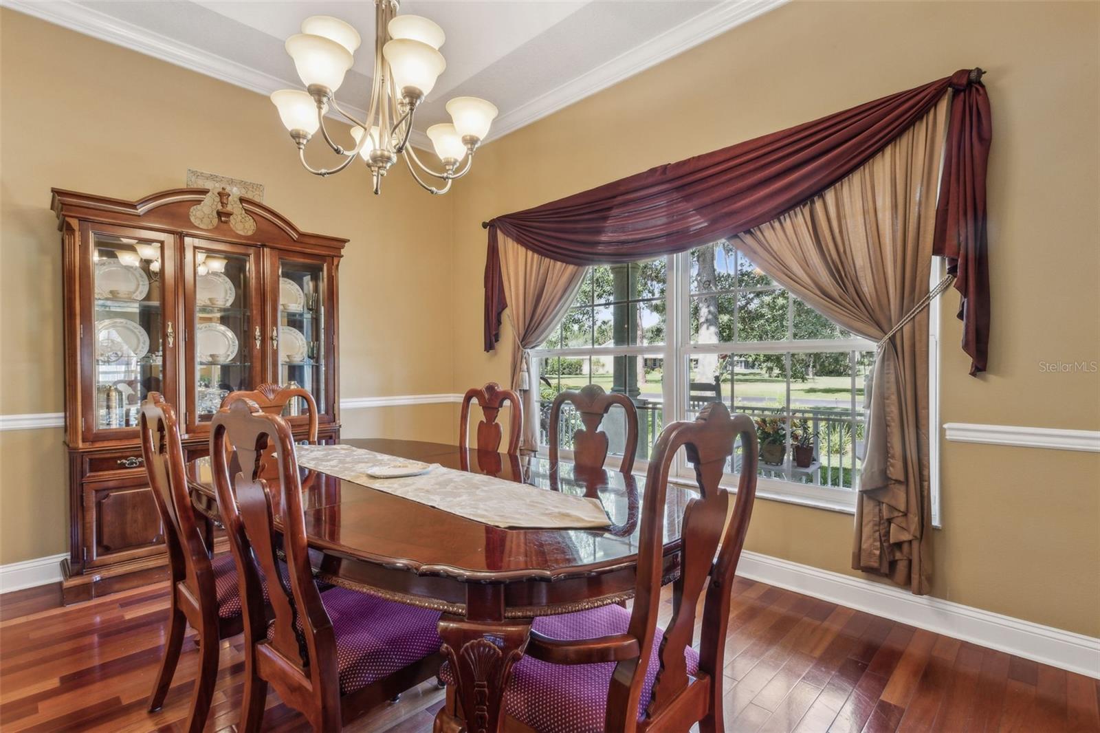 Image 16 of 67 For 166 Mount Royal Avenue