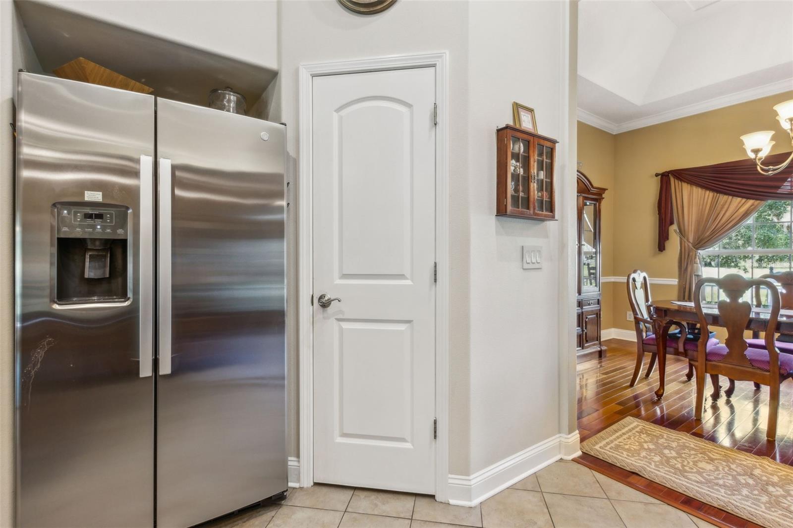 Image 24 of 67 For 166 Mount Royal Avenue